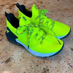 Under Armour Mens 9 HOVR